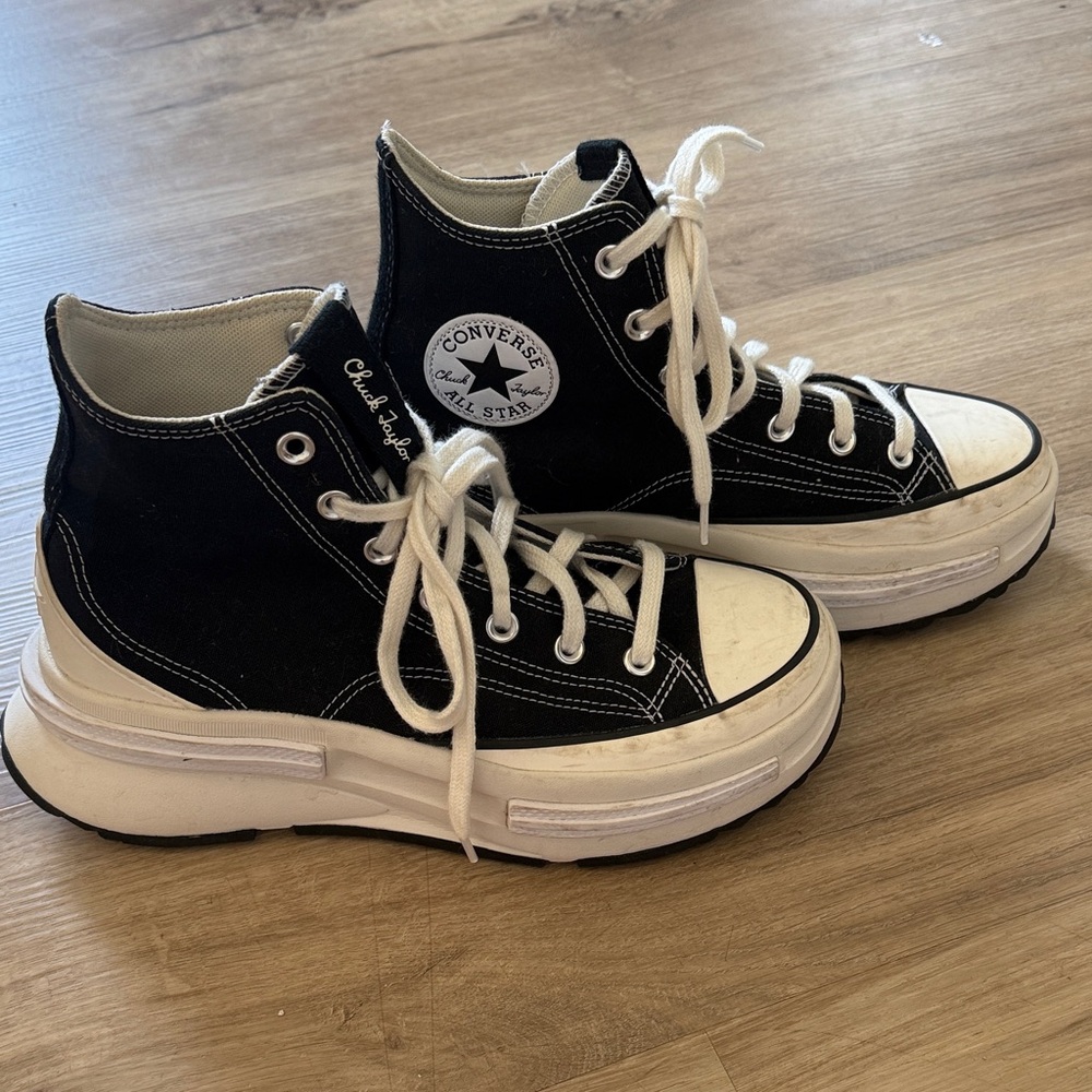 Chuck Taylor Converse Platform High-Tops women’s 8.5 men’s 7